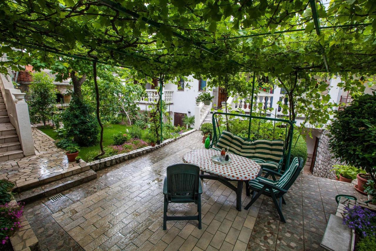 Apartments With A Parking Space Crikvenica - 11307 Экстерьер фото